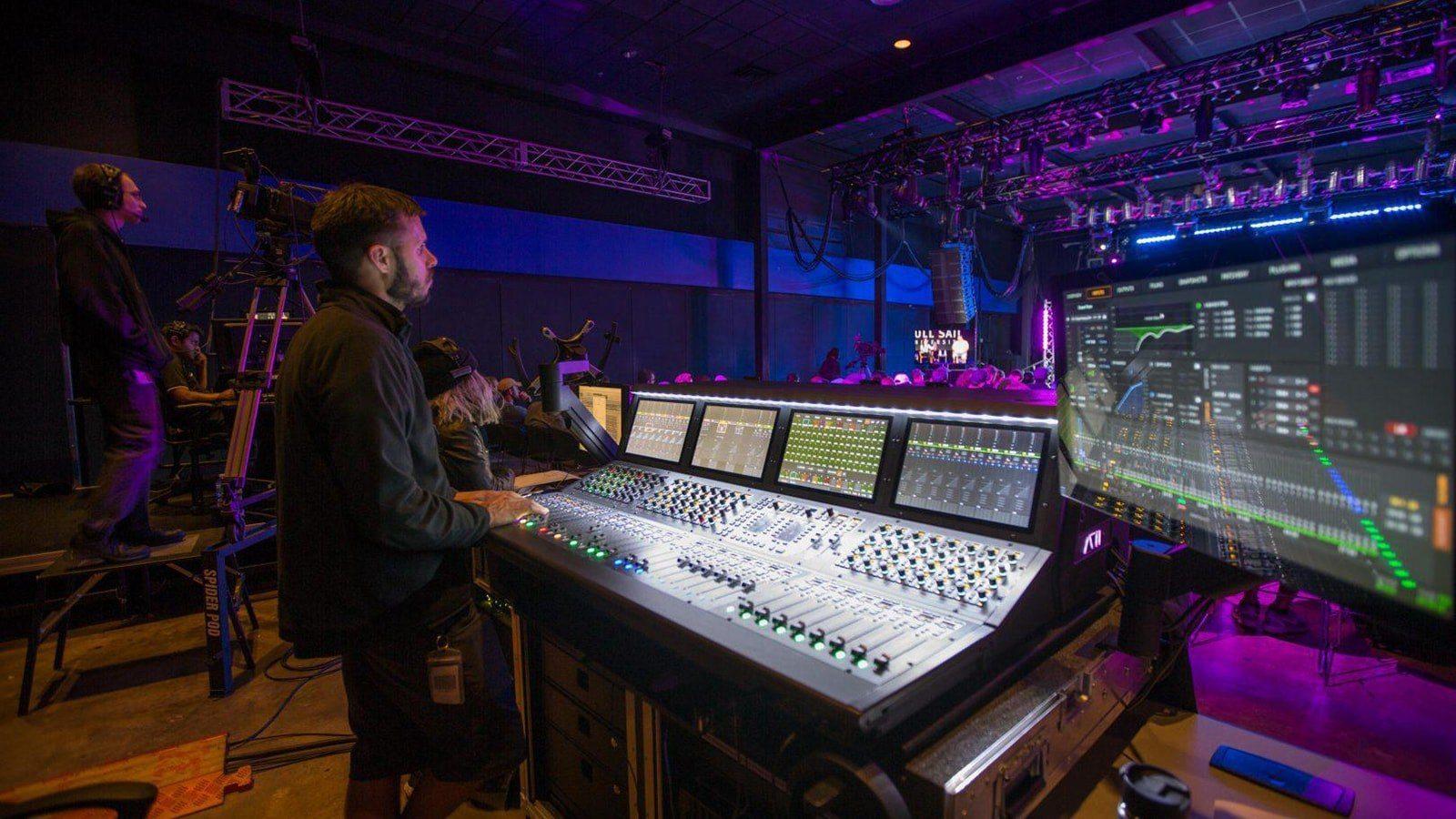 Full Sail University Partners on AV Education With InfoComm Foundation - Hero image 