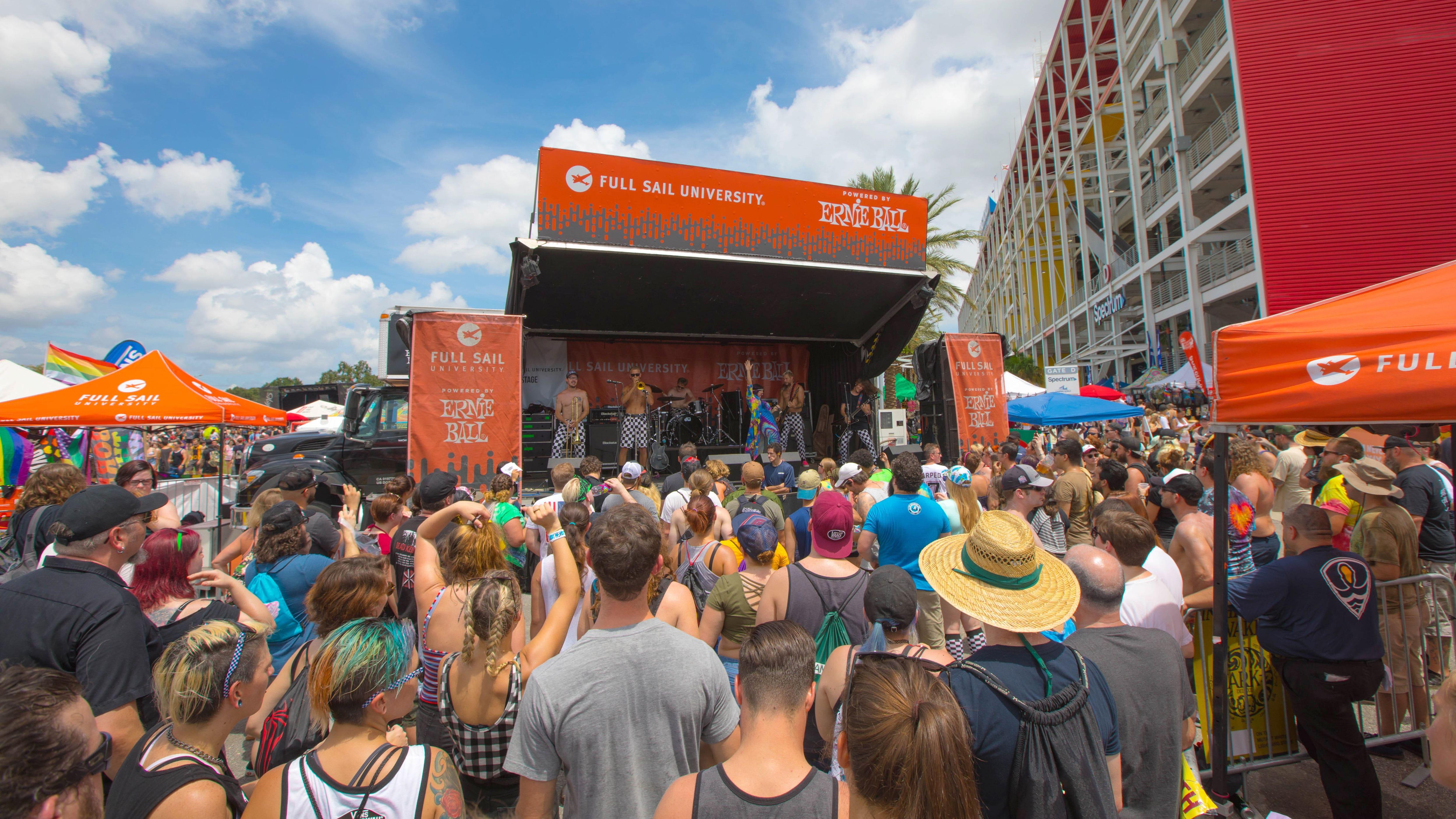 Full Sail Sponsoring Final Cross-Country Vans Warped Tour - Hero image 