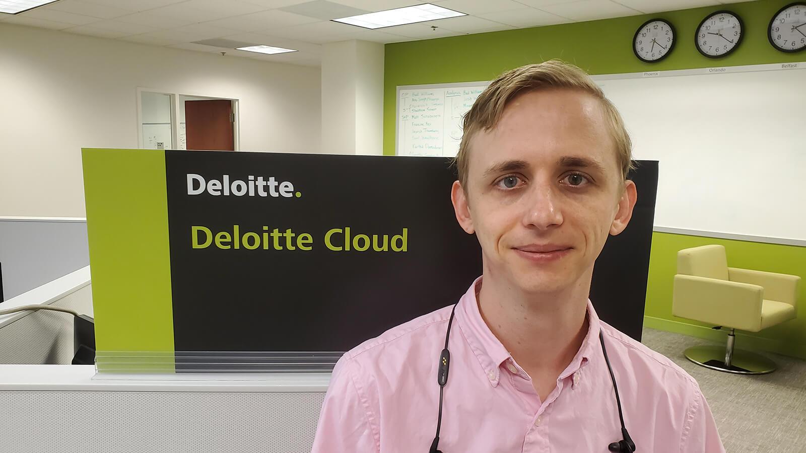 This Grad Helps Clients Execute Cloud-Based Solutions for Business - Hero image