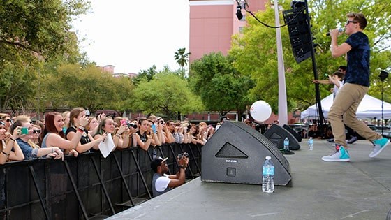 Featured story thumb - Full Sail Sponsors A Stage At Playlist Live Mob