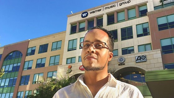 Featured story thumb - Grad Finds Data Drive To Work At Warner Music Group Mob