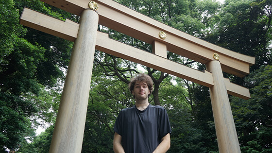 Featured story thumb - I made this live event production student directs into the woods on campus mob