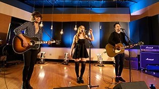 Featured story thumb - Oh Honey Performs Acoustic Set On Campus Mob