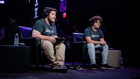 Full Sail Sportscasting students Quinn Sherr and Darren Healy casting over gameplay during the Jump Off finals.